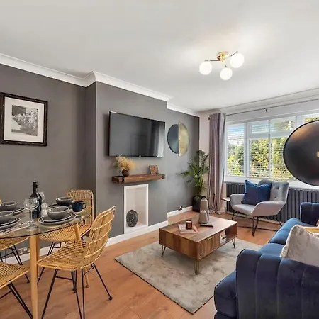 Stylish Maisonette Near The Heath With Free Parking & Wi-Fi Maidstone Exterior photo