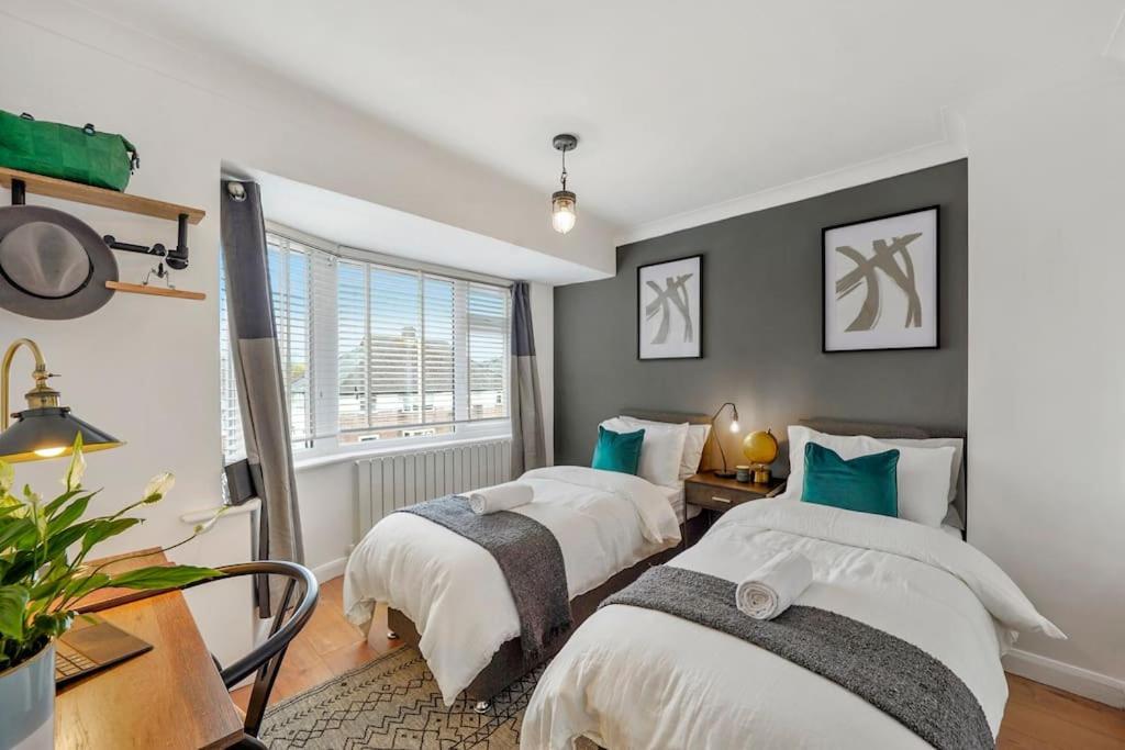 Stylish Maisonette Near The Heath With Free Parking & Wi-fi