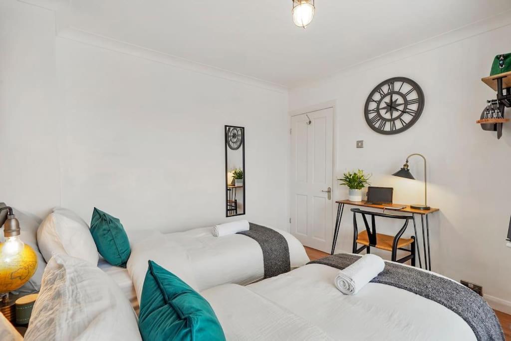 Stylish Maisonette Near The Heath With Free Parking & Wi-fi Apartment